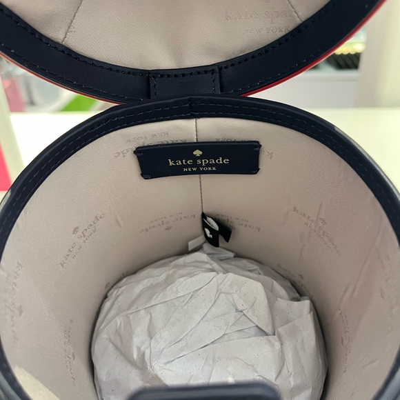 ❤️❤️SALE❤️❤️ Only few left Authentic Kate Spade Carousel Novelty Bag 🎠 - Picture 2 of 7